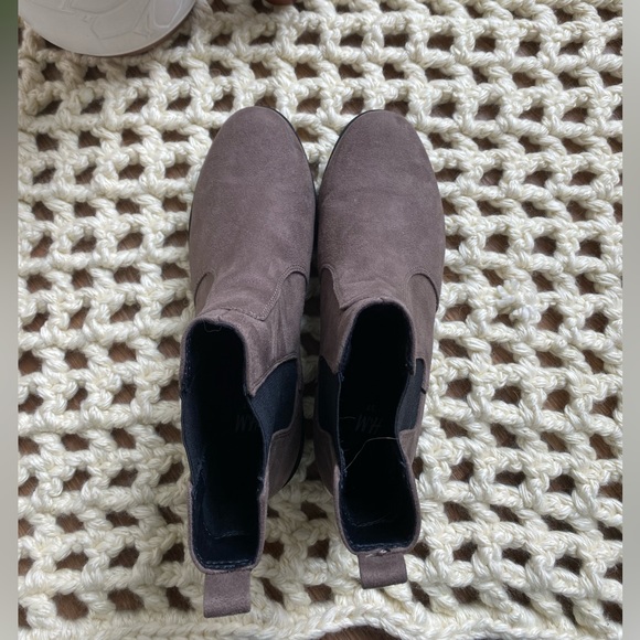 H&M Chelsea Boots - Picture 2 of 5